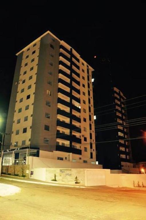 דירות קאלדס נובאס Flat No Cezar'S Park מראה חיצוני תמונה